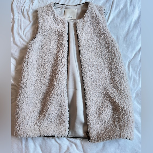 Aritzia Wilfred Women’s fleece Sherpa pile up zip up vest - Picture 2 of 4